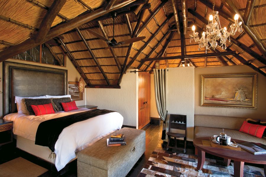 Tshukudu_Chalet_Bedroom.jpg